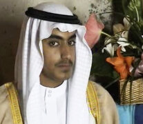 Hamza Bin Laden, en una captura de video que publicó la CIA en noviembre de 2017.  (Fuente: Télam) (Fuente: Télam) (Fuente: Télam)