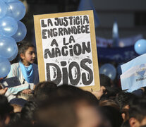 Una marcha evangélica antiderechos: los grupos religiosos mantuvieron su presencia también en la calle.