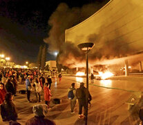 La policía protegió la casa de gobierno pero &amp;quot;liberó&amp;quot; la Legislatura provincial. (Fuente: NA) (Fuente: NA) (Fuente: NA)