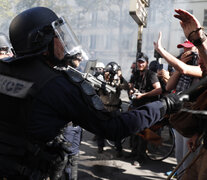 En París y en otras ciudades del mundo, se realizaron protestas previas a la Cumbre. (Fuente: AFP) (Fuente: AFP) (Fuente: AFP)