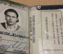 El carnet original de Alejandro Hansen