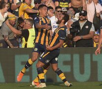 Gamba hizo un golazo aunque rápidamente Racing se puso en igualdad.