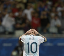 Lionel Messi, una muestra de la impotencia argentina en la noche de Salvador de Bahía. (Fuente: AFP) (Fuente: AFP) (Fuente: AFP)