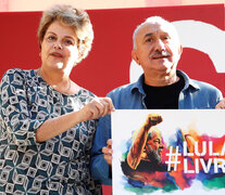 Dilma Rousseff junto a Pepe Alvarez, secretario general de la central obrera española UGT.  (Fuente: EFE) (Fuente: EFE) (Fuente: EFE)