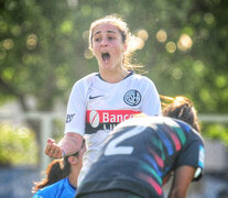 Maca Sánchez, con un buen promedio de gol en el inicio de la nueva era del fútbol femenino. (Fuente: Prensa San Lorenzo) (Fuente: Prensa San Lorenzo) (Fuente: Prensa San Lorenzo)