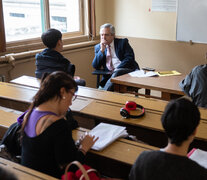 Alberto Fernández arrancó el día tomando clases en la facultad.  (Fuente: Joaquín Salguero) (Fuente: Joaquín Salguero) (Fuente: Joaquín Salguero)