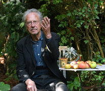 Handke protestó contra las preguntas de los periodistas sobre su posición política. (Fuente: AFP) (Fuente: AFP) (Fuente: AFP)