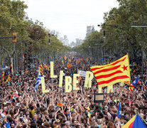 Cataluña realizó su manifestación más multitudinaria y pacífica este viernes. (Fuente: EFE) (Fuente: EFE) (Fuente: EFE)