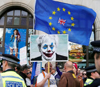 El parlamento sesionó rodeado de manifestantes anti Brexit. (Fuente: EFE) (Fuente: EFE) (Fuente: EFE)