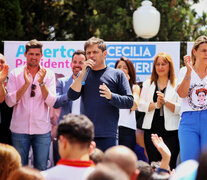 Axel Kicillof recorrió, en el marco de la campaña electoral, Baradero, San Nicolás y San Pedro.