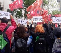 Desde temprano militantes del FOL se manifestaron frente a la fiscalía donde estaban los detenidos. (Fuente: FOL) (Fuente: FOL) (Fuente: FOL)