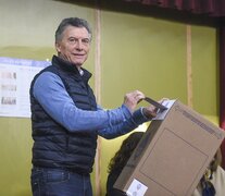 El Presidente mete su voto en las PASO del 11 de agosto.  (Fuente: Noticias Argentinas) (Fuente: Noticias Argentinas) (Fuente: Noticias Argentinas)