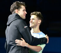 El festejo de dos amigos: Schwartzman saluda a Thiem pese a la derrota. (Fuente: AFP) (Fuente: AFP) (Fuente: AFP)