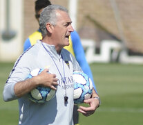 Gustavo Alfaro, DT de Boca Juniors. (Fuente: Fotobaires) (Fuente: Fotobaires) (Fuente: Fotobaires)