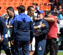 Diego y sus jugadores se concentrarán en Ezeiza.