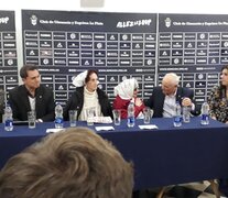 Gimnasia realizó un acto con las madres de los desaparecidos.