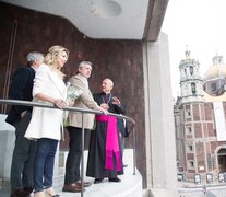 Alberto Fernández, Fabiola Yáñez y Felipe Solá en la visita a la Basílica.