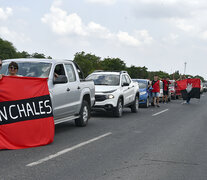 Los hinchas de Colón montaron una verdadera fiesta en el camino de SAanta Fe a Asunción.