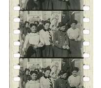 El libro Nitrato argentino se puede comprar en el Museo del Cine.