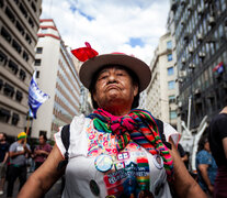 Vecina de la villa 31 en la movilización del lunes pasado contra el golpe de Estado en Bolivia. (Fuente: emergentes) (Fuente: emergentes) (Fuente: emergentes)