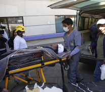 Traslado de heridos después de la represión en El Alto. (Fuente: EFE) (Fuente: EFE) (Fuente: EFE)