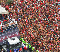 Decenas de miles de &amp;quot;torcedores&amp;quot; celebraron con los jugadores de Flamengo. (Fuente: AFP) (Fuente: AFP) (Fuente: AFP)