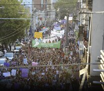 La multitudinaria marcha y paro en Rosario durante el último Día Internacional de la Mujer. (Fuente: Andres Macera) (Fuente: Andres Macera) (Fuente: Andres Macera)