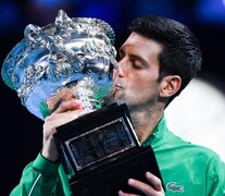 Djokovic levanta el trofeo en Australia (Fuente: AFP) (Fuente: AFP) (Fuente: AFP)