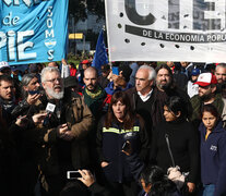 “Es necesario volver a la calle, pese a que sectores de Cambiemos están agitando que lo queremos hacer en forma violenta”, dijo Esteban Castro (CTEP). (Fuente: Bernardino Avila) (Fuente: Bernardino Avila) (Fuente: Bernardino Avila)