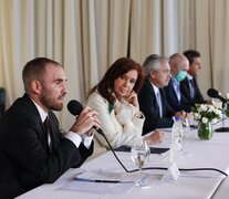 El ministro Martín Guzmán, junto a la vicepresidenta CFK, el presidente Fernández, el jefe de CABA Larreta y el diputado Massa. (Fuente: AFP) (Fuente: AFP) (Fuente: AFP)