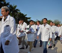 Cuba hizo el ofrecimiento de enviar médicos, que ya son reconocidos a nivel mundial. (Fuente: AFP) (Fuente: AFP) (Fuente: AFP)