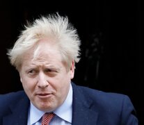 El primer ministro inglés, Boris Johnson, tuvo que dar marcha atrás con la política de privilegiar la economía sobre la salud de la población. (Fuente: AFP) (Fuente: AFP) (Fuente: AFP)