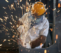 La sociedad se sostiene, produce y se renueva por la actividad de los trabajadores asalariados. (Fuente: AFP) (Fuente: AFP) (Fuente: AFP)