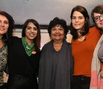 Velazco, Donda, Barrancos, Serra y Gisela Marziotta, en el Conversatorio sobre Feminismo.