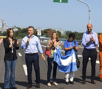 María Eugenia Vidal, Mauricio Macri y Guillermo Dietrich, durante la inauguración de una obra vial.