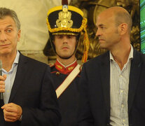 Mauricio Macri y Guillermo Dietrich, anuncios que no se verifican en la realidad.