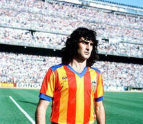 Mario Kempes, el jugador más legendario del Valencia, según sus hinchas. (Fuente: Prensa Valencia) (Fuente: Prensa Valencia) (Fuente: Prensa Valencia)