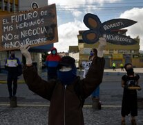 Estudiantes protestan en contra del recorte de Lenin Moreno en Quito. (Fuente: AFP) (Fuente: AFP) (Fuente: AFP)