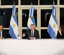 Santiago Cafiero, Alberto Fernández y María Eugenia Bielsa.