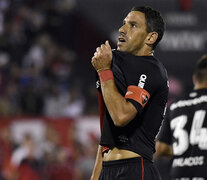 Para Maxi &amp;quot;vestir las camisetas de Newell&amp;#39;s y la Selección es incomparable&amp;quot;. (Fuente: Fotobaires) (Fuente: Fotobaires) (Fuente: Fotobaires)