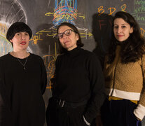 Victoria Barca, Bárbara Togander y Guillermina Etkin: juego, ruido y música experimental en el teatro argentino. (Fuente: Cecilia Salas) (Fuente: Cecilia Salas) (Fuente: Cecilia Salas)