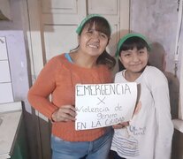 Felicidad y su hija Bianca, de la Villa 31, reclaman la declaración urgente de Emergencia por violencia de género en los barrios populares de la Ciudad. 