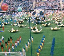 Una postal de la inolvidable ceremonia inaugural del Mundial Italia 90.