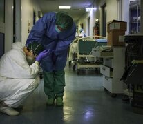 La angustia de trabajadores de la salud por el colapso del sistema sanitario en varios países europeos. (Fuente: AFP) (Fuente: AFP) (Fuente: AFP)