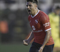 Sebastián Palacios festeja el gol en el estadio de Defensa y Justicia.