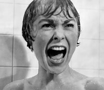 ¿Quién iba a suponer que Janet Leigh sería despachada antes de que la película llegara a la mitad de su recorrido?