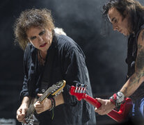 Robert Smith y Simon Gallup en el Paleo Festival. (Fuente: EFE) (Fuente: EFE) (Fuente: EFE)