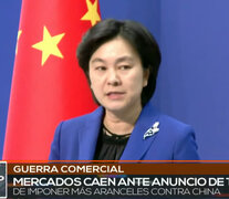 La vocera Hua Chunying avisando que China también pondrá tarifas.