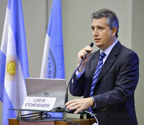 el ex presidente de la Sociedad Rural Argentina, Luis Etchevehere, vuelve a tener rango de ministro.