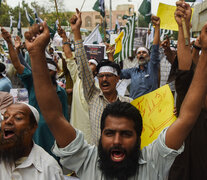 Simpatizantes de la organización paquistaní Jamaat-ud-Dawa reaccionaron al anuncio de India.  (Fuente: AFP) (Fuente: AFP) (Fuente: AFP)